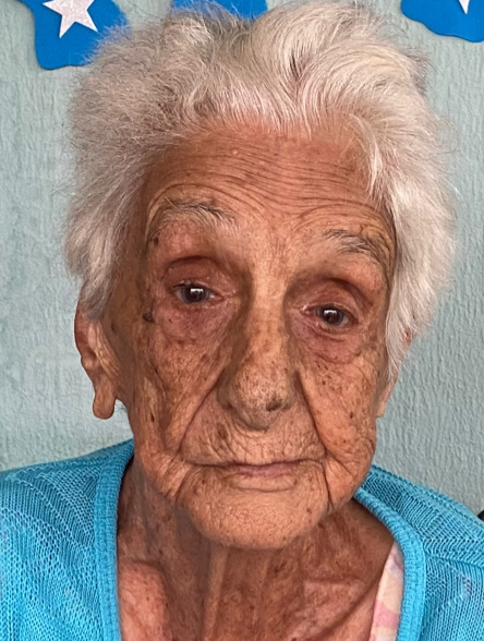 Ophelia de Oliveira Polachini